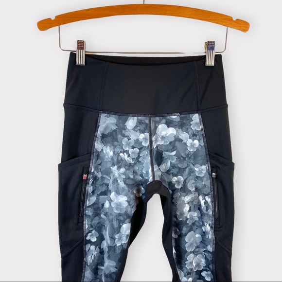 Athleta High Traverse Tight - Picture 3 of 7